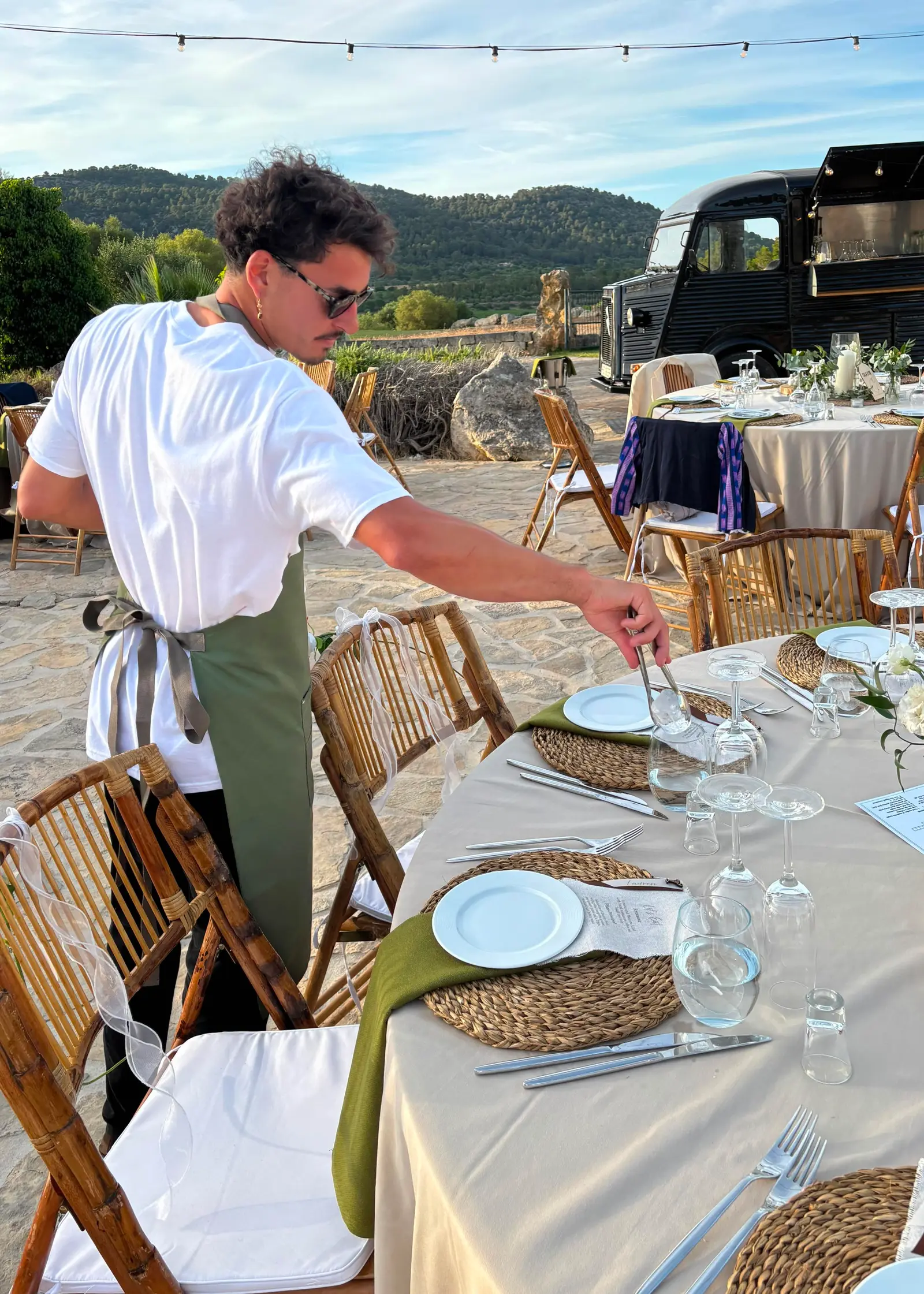 Montaje de mesa para un banquete
