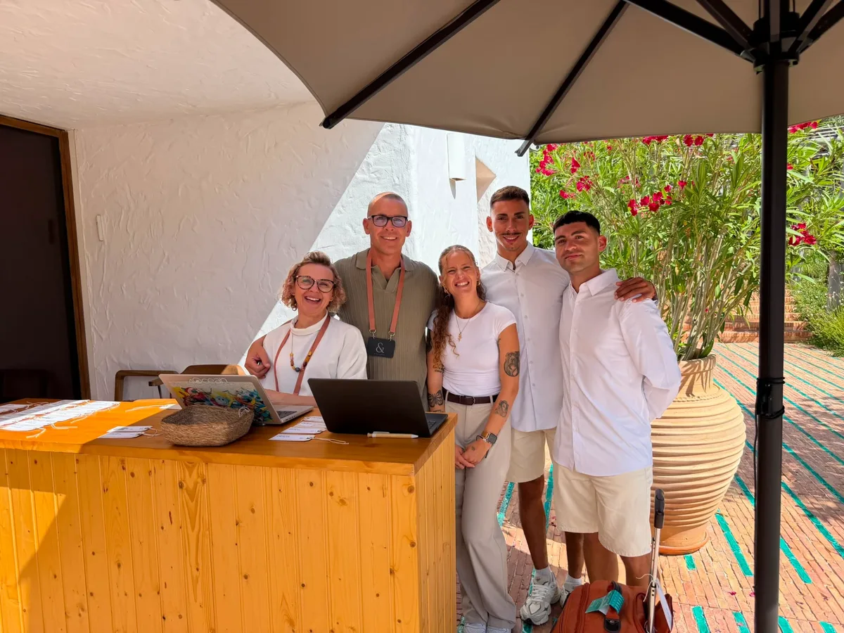 Equipo de Grupo Picolín en la recepción de un evento en el hotel Six Senses Ibiza